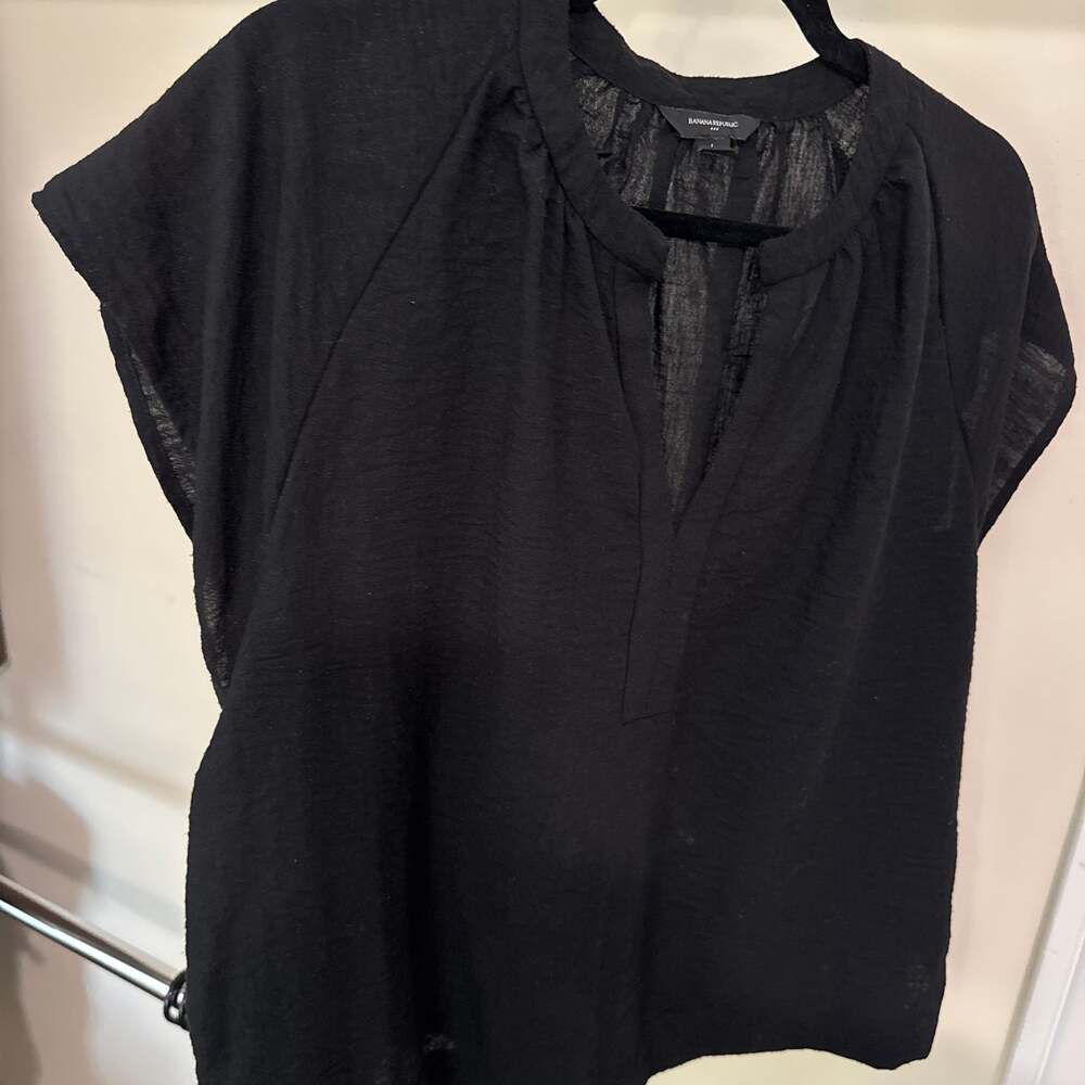 BANANA REPUBLIC Black Textured Blouse – Size Large